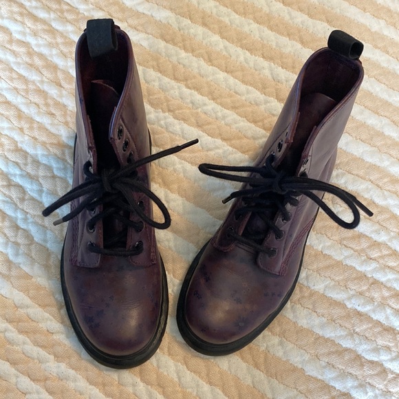 Dr Martens Limited Edition Floral Boot - Picture 3 of 10